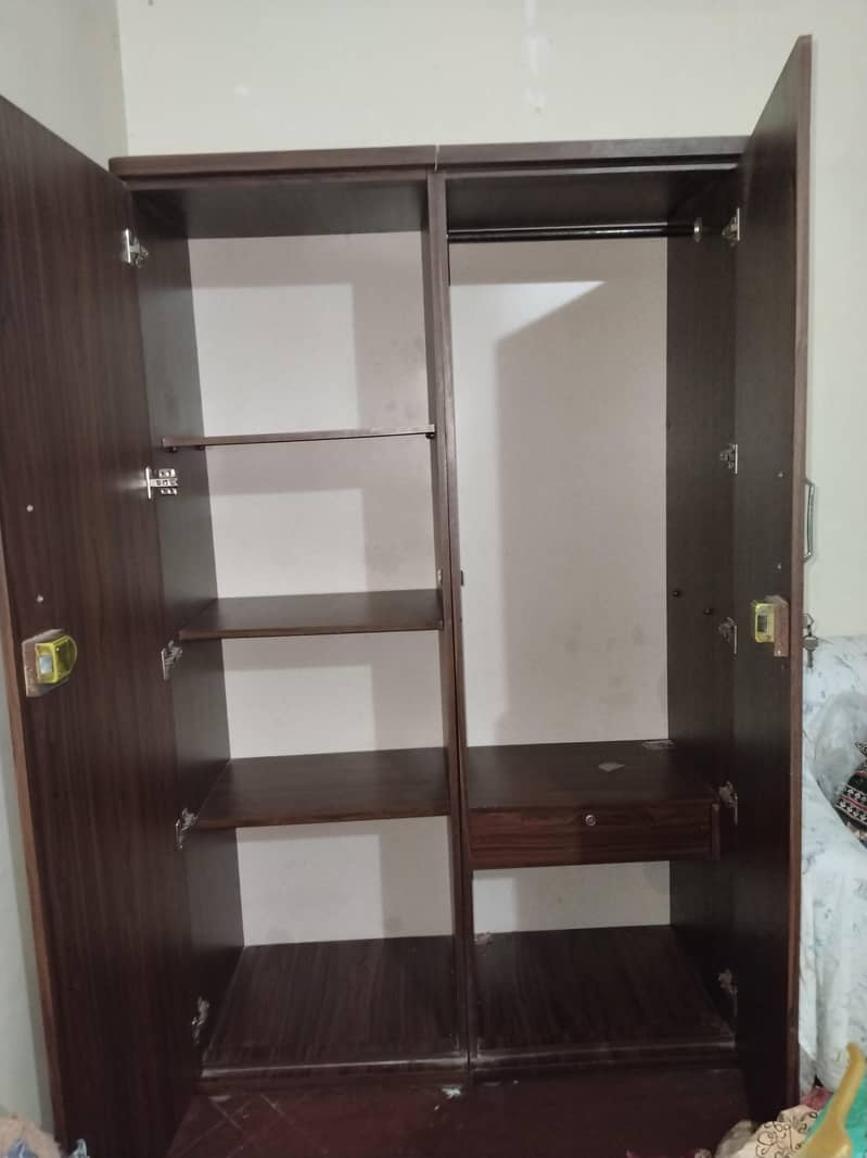 ALMARI BED 0