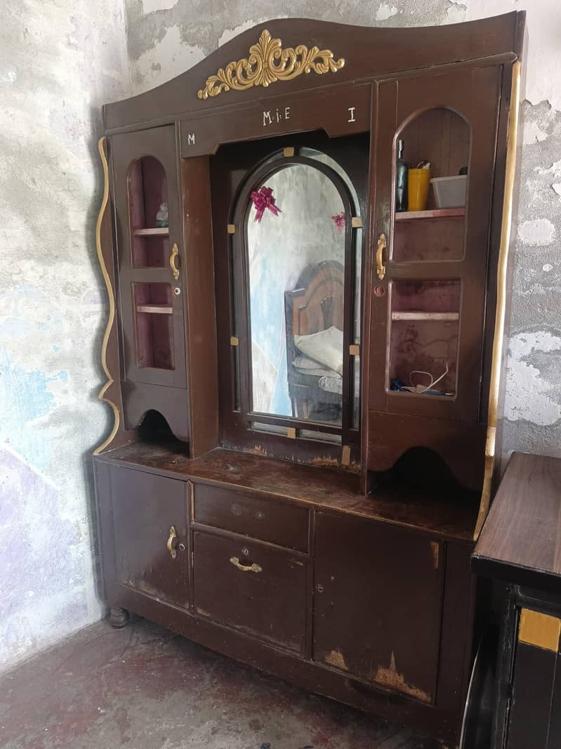 DRESSING TABLE 2