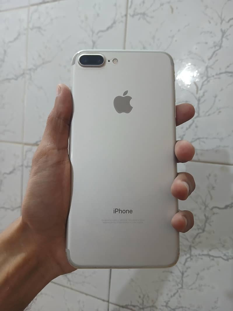 Apple iPhone 7 Plus 1