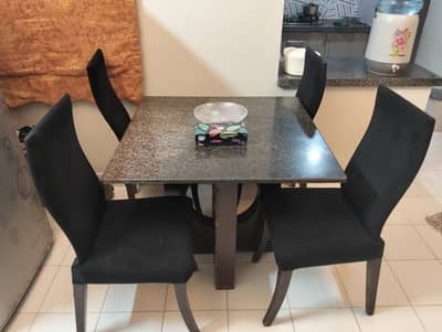 Dining Table & Chairs Set