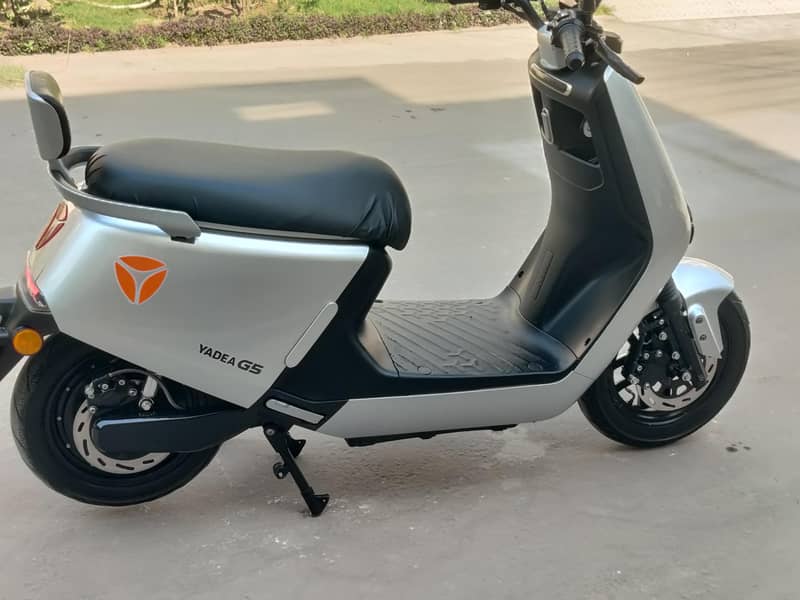 Yadea G5 7