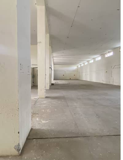 Warehouse Available in Compound. 24/7 electric