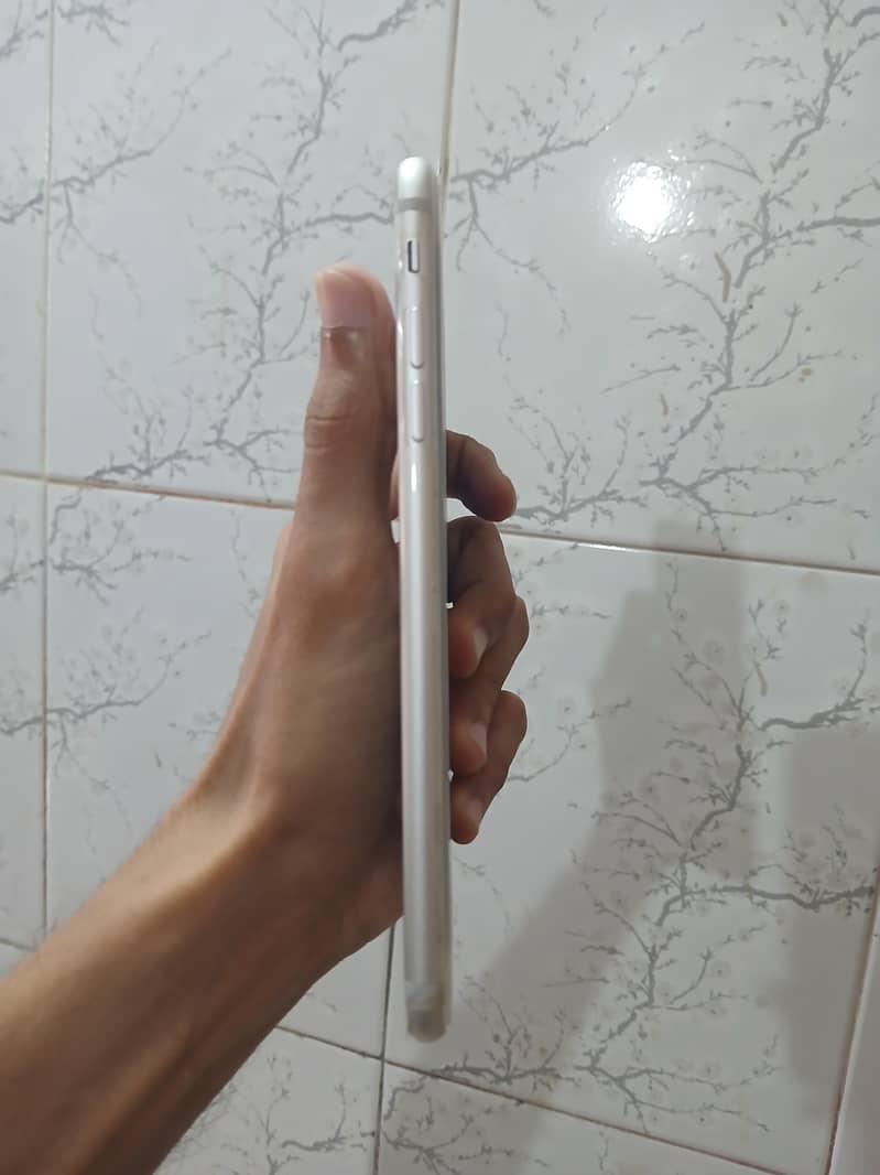 Apple iPhone 7 Plus 4