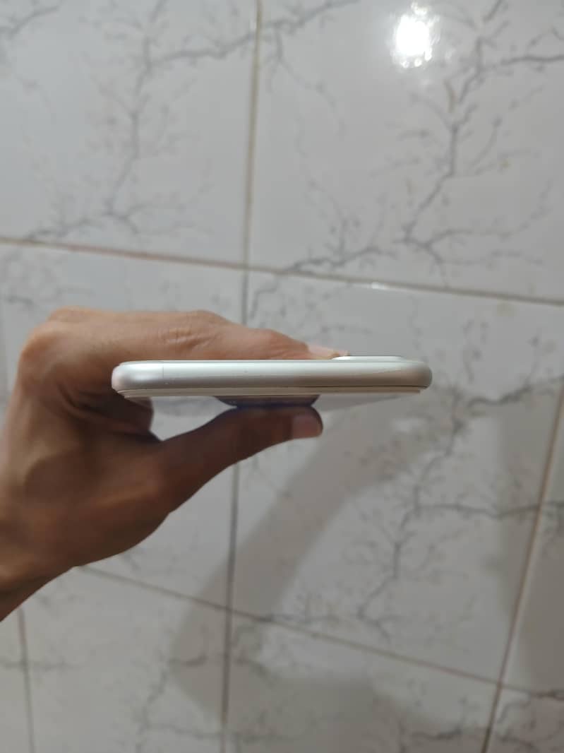 Apple iPhone 7 Plus 5