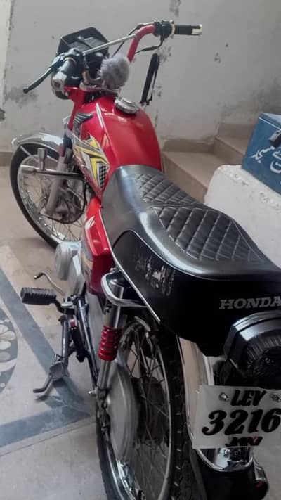 2019 model bike for sale 10. by 10 condition . biometric avilabl hy