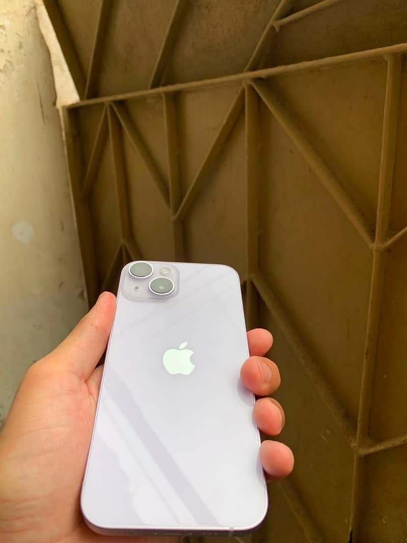 Apple iPhone 14 3
