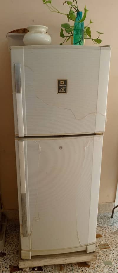 Old Refrigerator for Sale – Good Condition