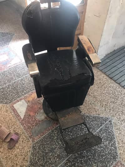 Hair dressing chair