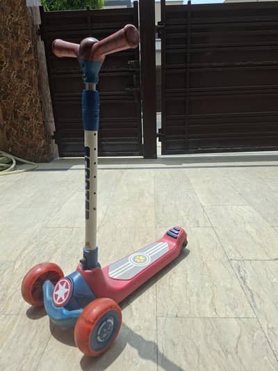 Kids 3 wheel Foldable Scooty with lights
