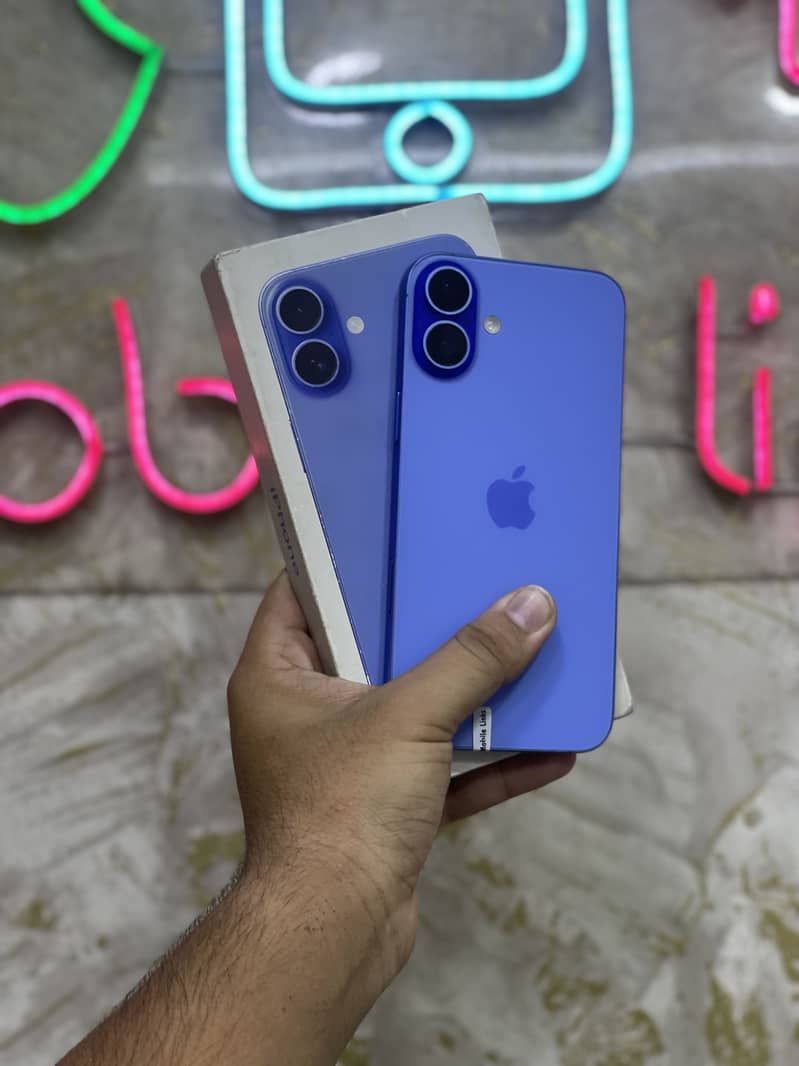 Apple iPhone 16 Plus 0