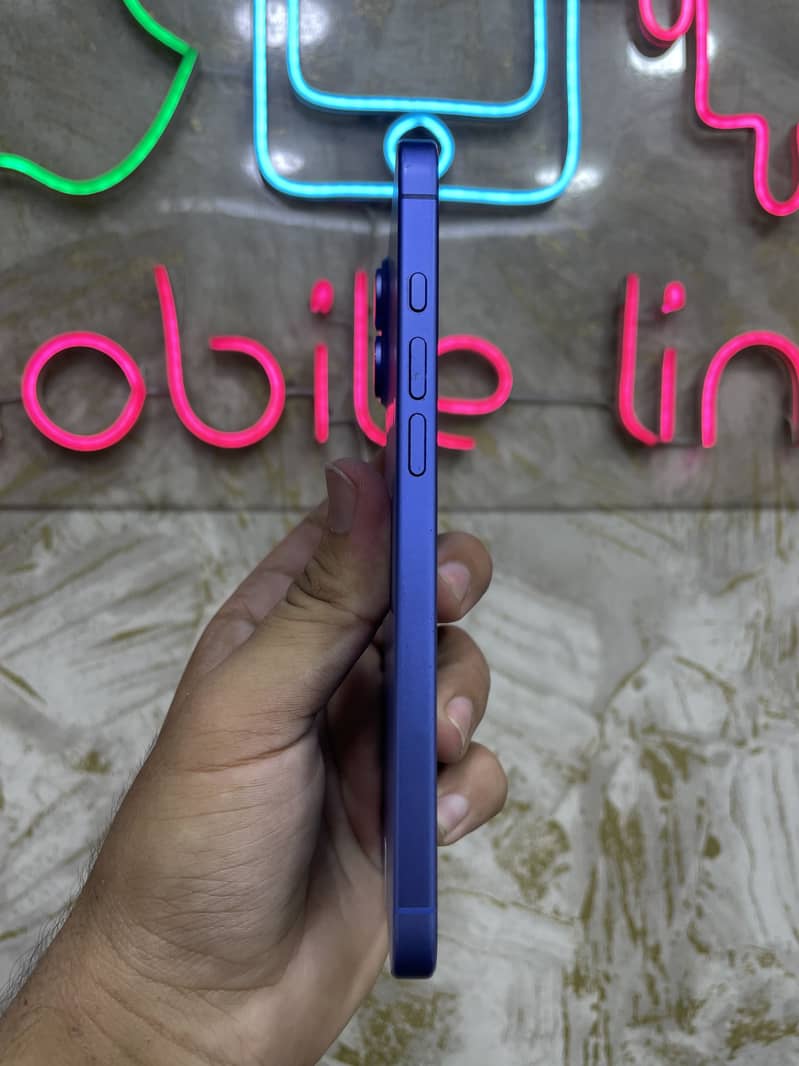 Apple iPhone 16 Plus 2