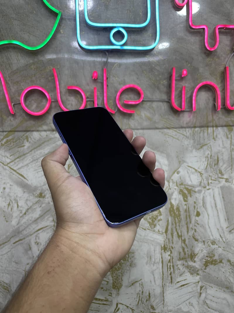 Apple iPhone 16 Plus 3