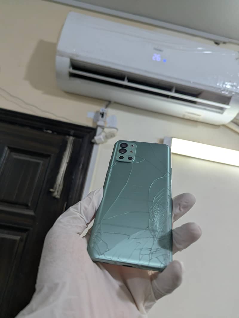 One Plus 9R 8