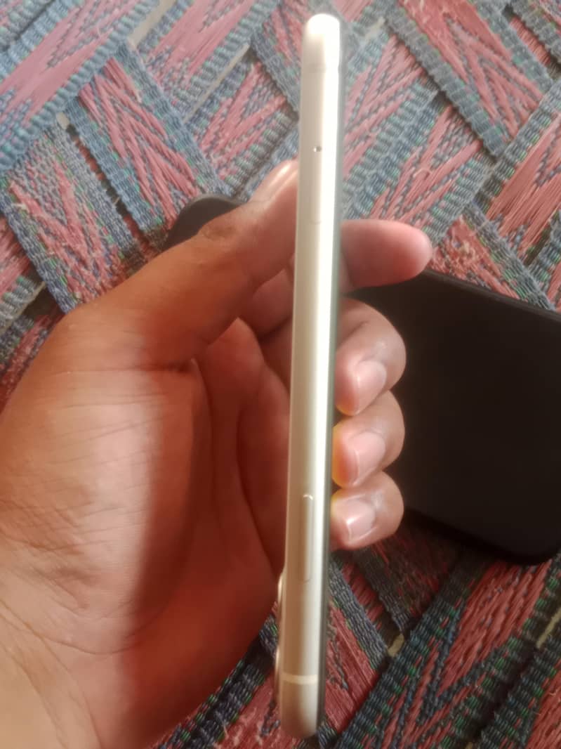 Apple iPhone 11 2