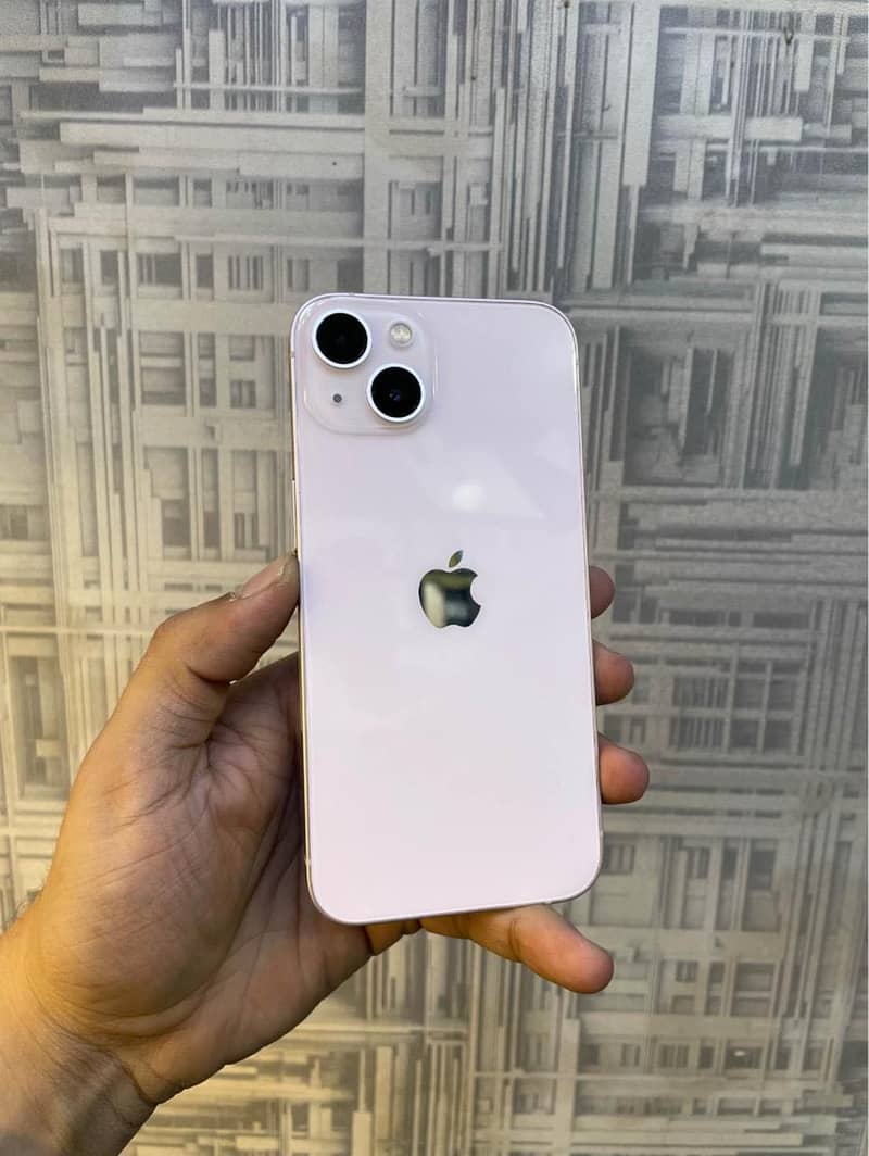 Apple iPhone 13 1