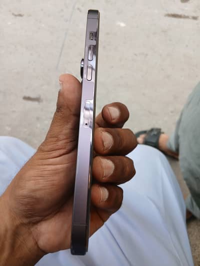 Iphone 14 peo max 97 % bettery health
