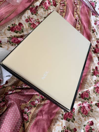 NEC laptop contact on whats app =03275724393