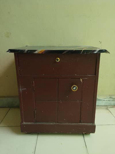 side table in bad condition