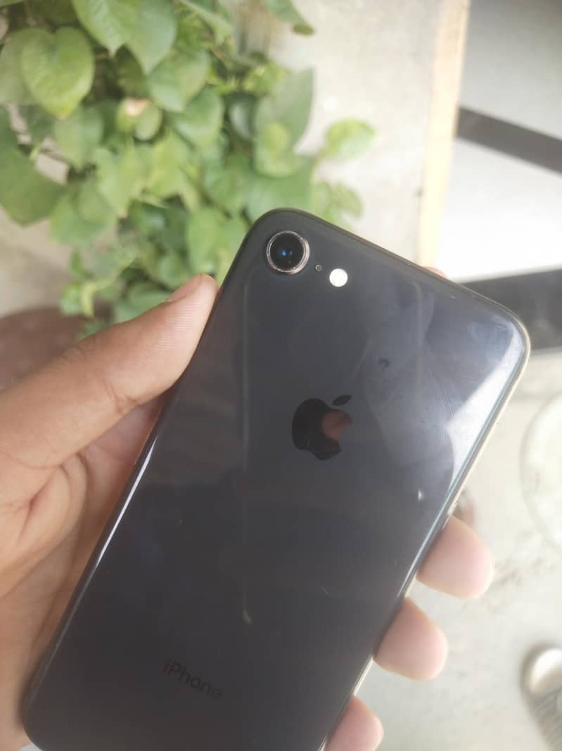 Apple iPhone 8 3