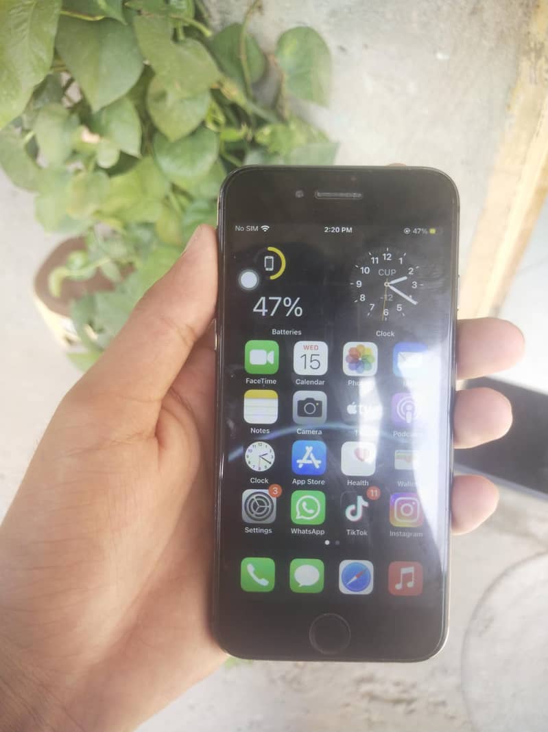 Apple iPhone 8 6