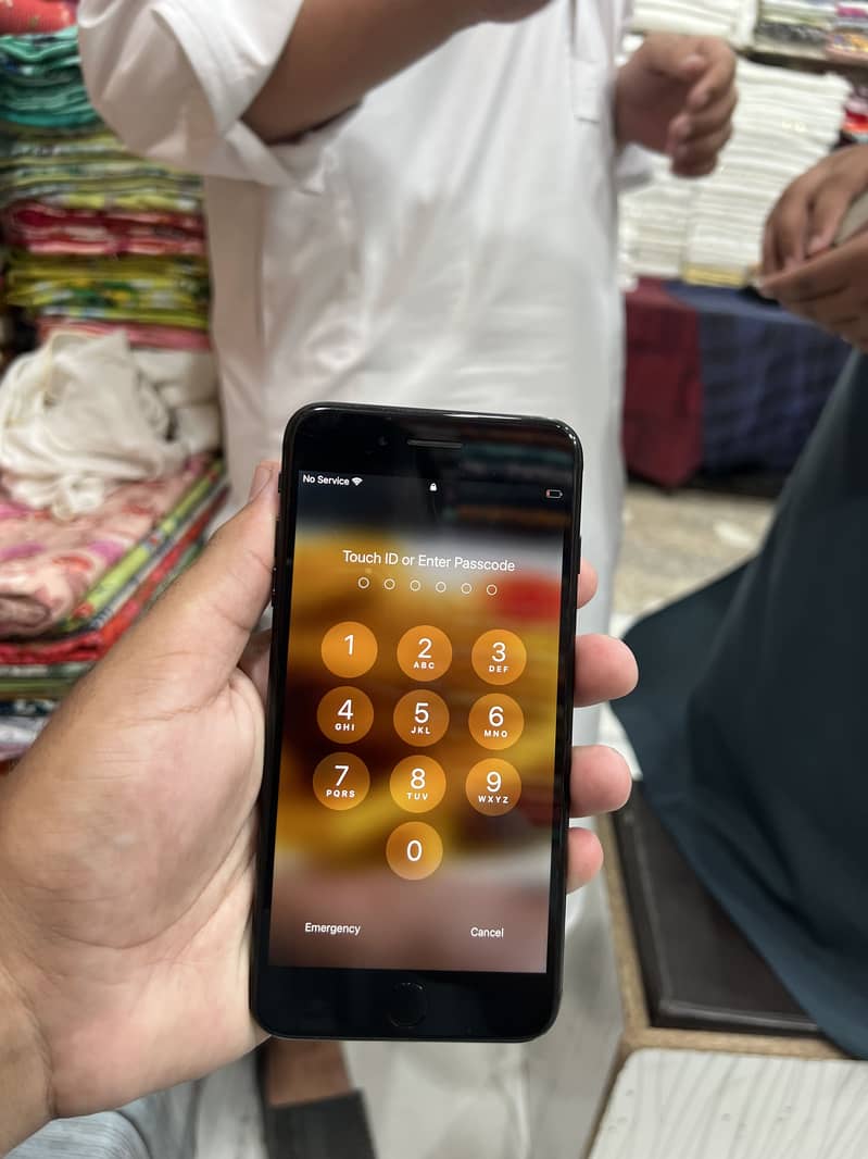 Apple iPhone 7 Plus 1