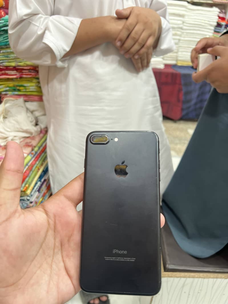 Apple iPhone 7 Plus 2