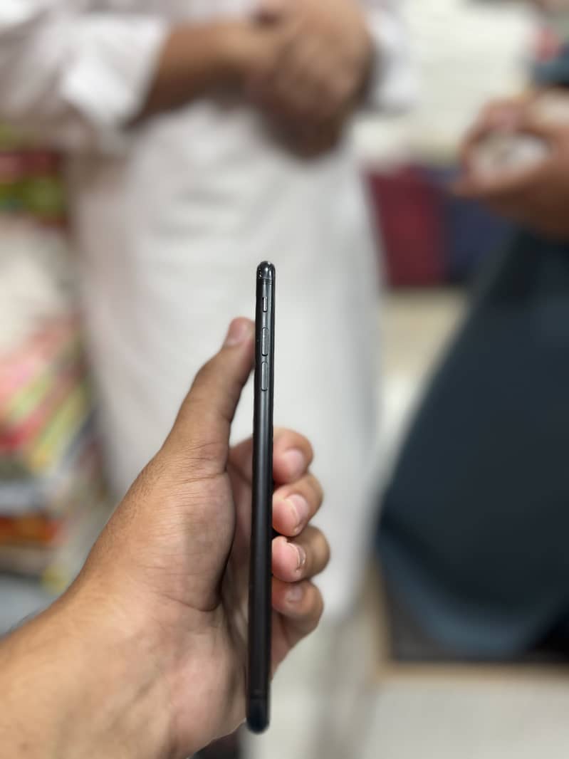 Apple iPhone 7 Plus 3