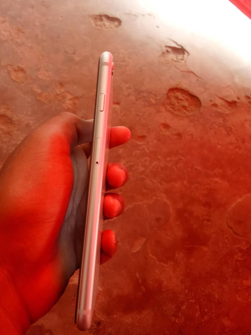Apple iPhone 6S Plus 1