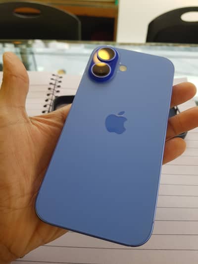Apple iPhone 16