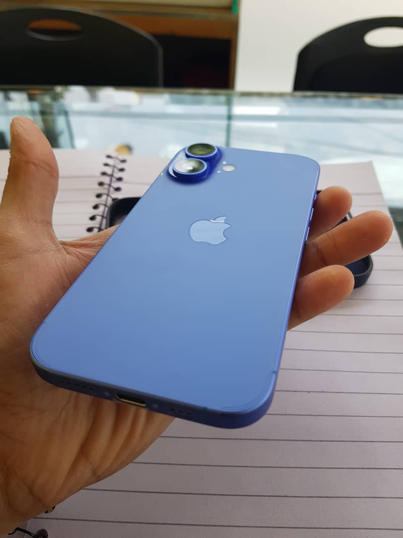 Apple iPhone 16 1