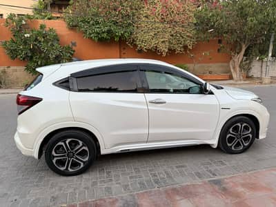 Honda Vezel 2014 Reg 2017 P. White Excellent Condition