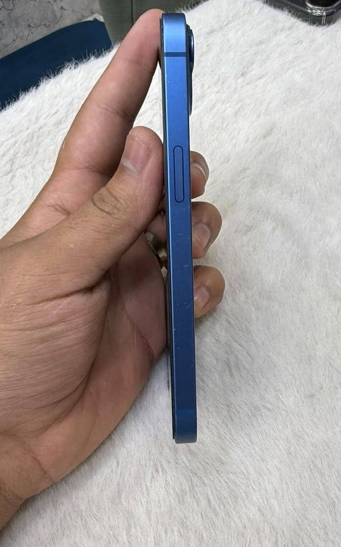 IPhone 13 2