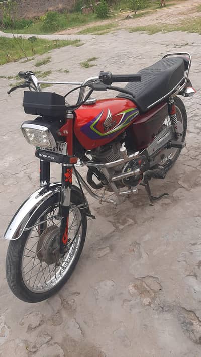 honda 125  Good condition 2017 modal  chakwal no