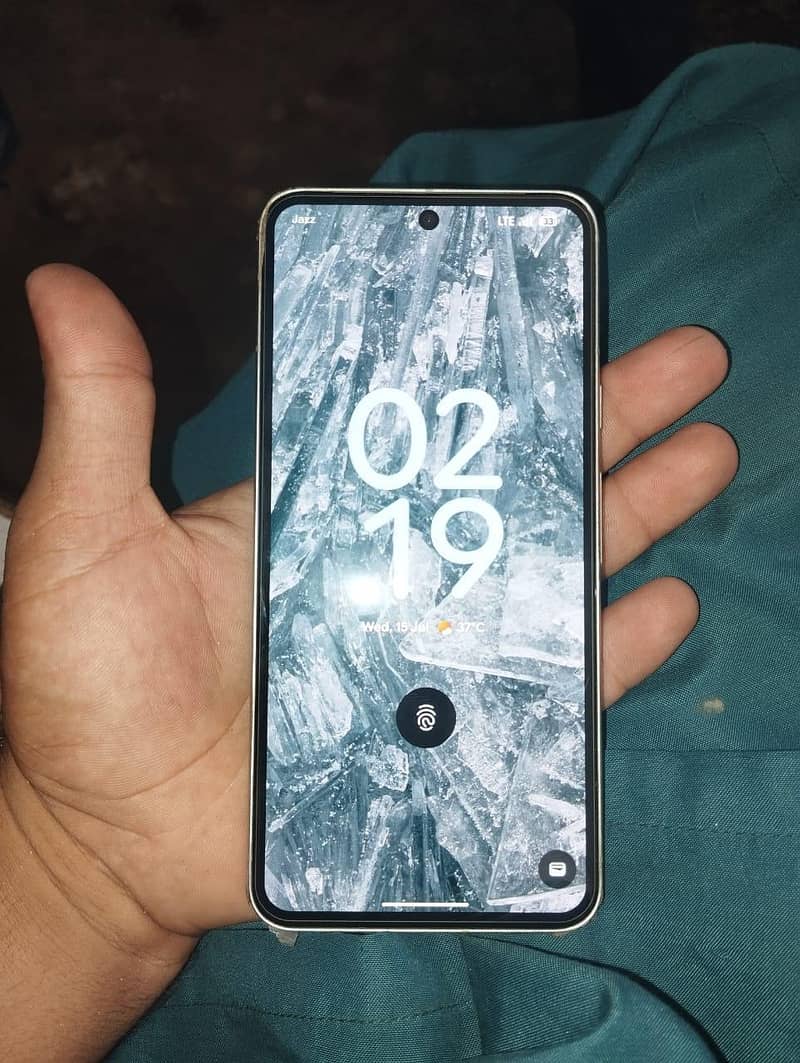 Google Pixel 8 3