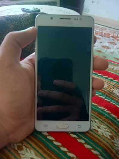 Samsung Mobile J5