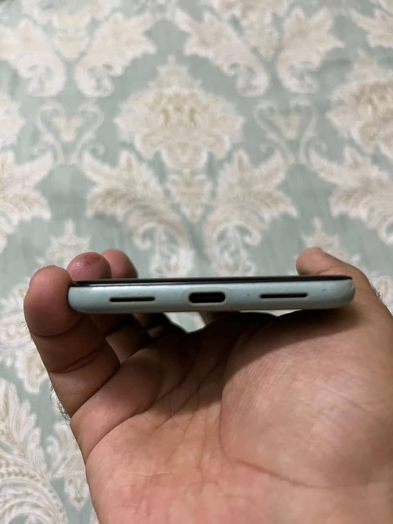 Google Pixel 5 4