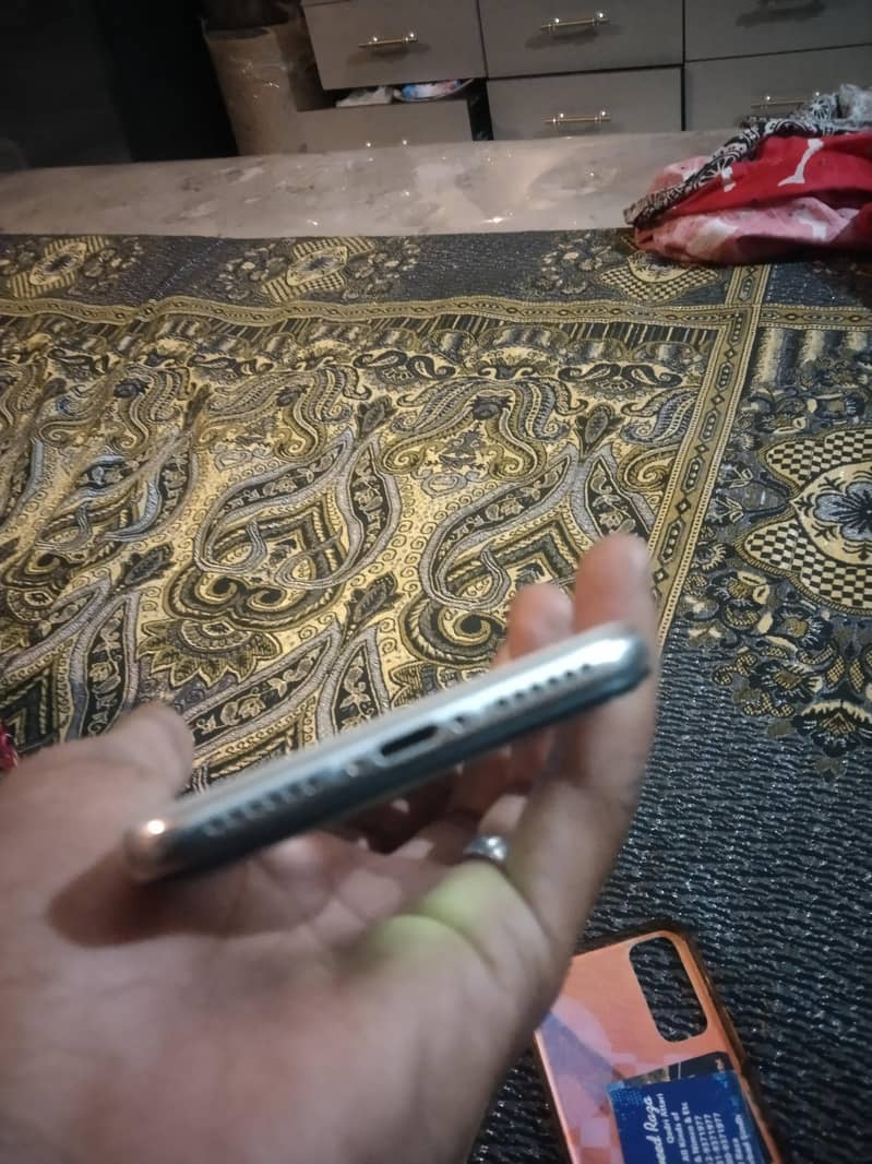 Apple iPhone X 1