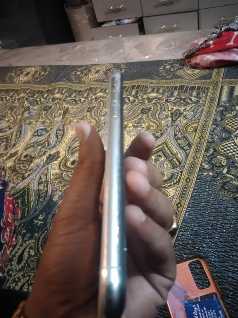 Apple iPhone X 5