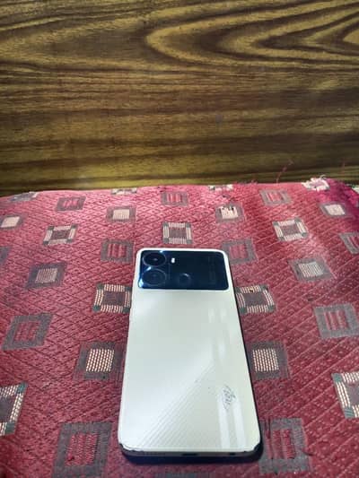 Itel P40