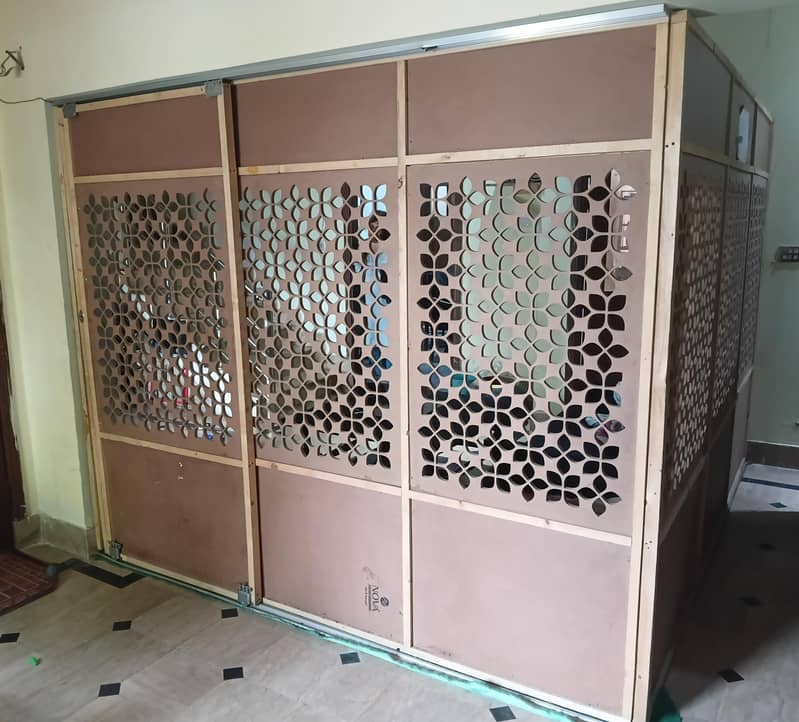 movable sepraters 1