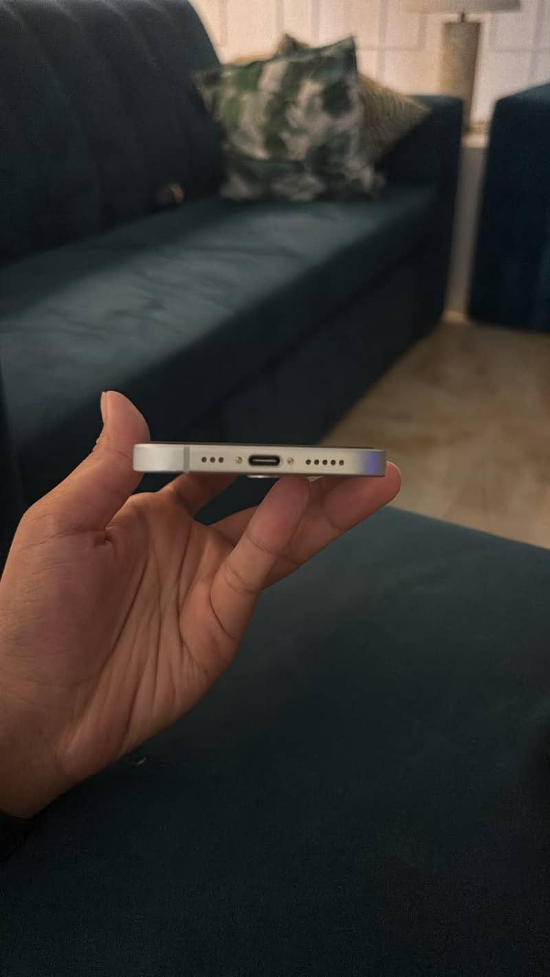 Apple iPhone 15 2