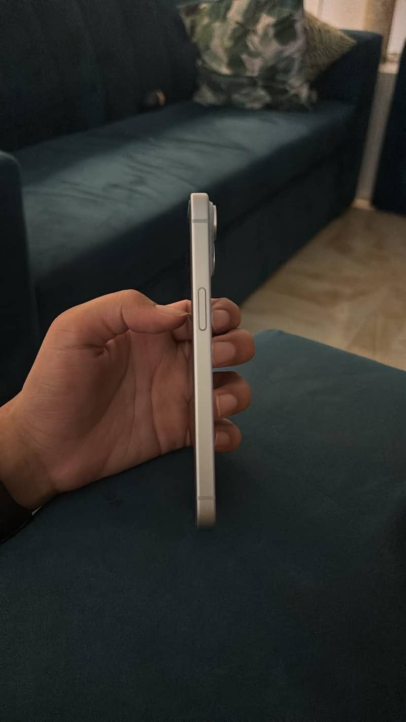 Apple iPhone 15 3