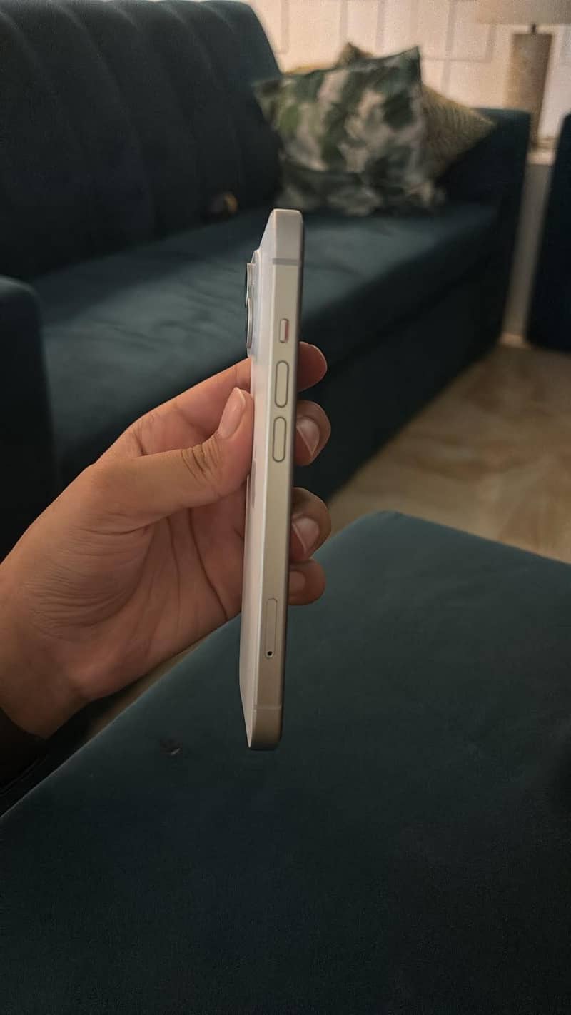 Apple iPhone 15 5
