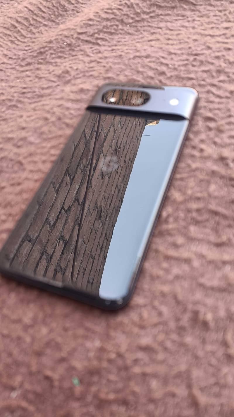 Google Pixel 8 4