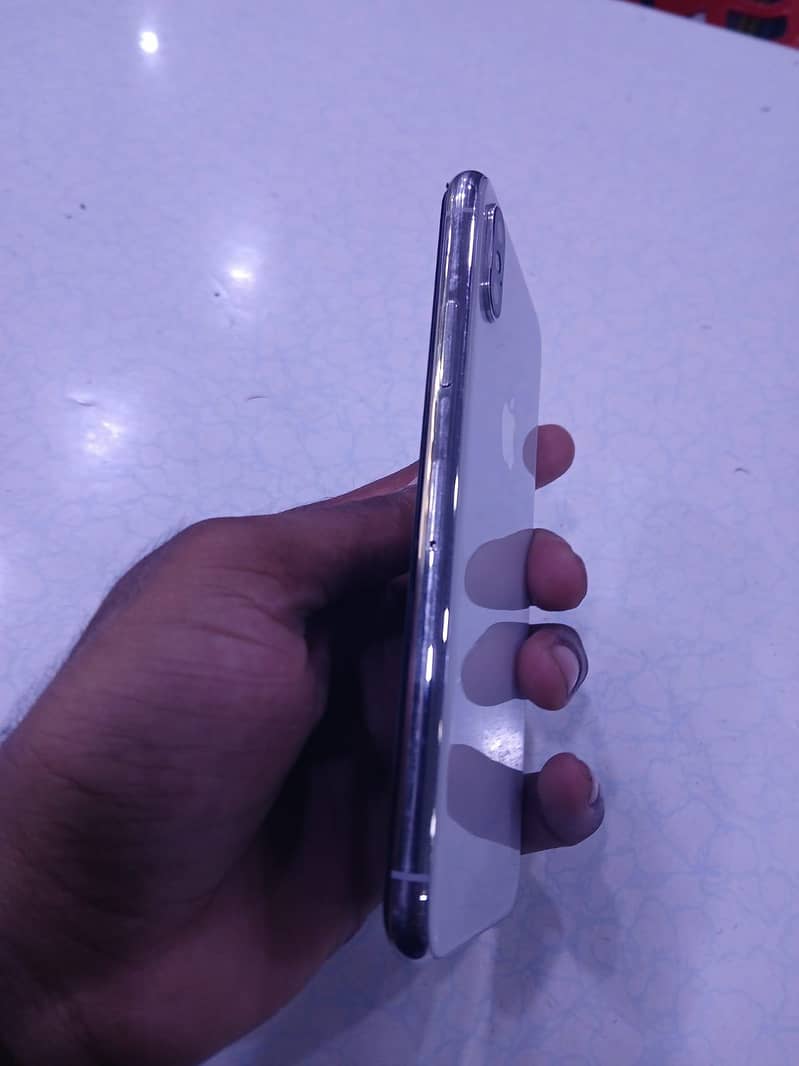 Apple iPhone X 1