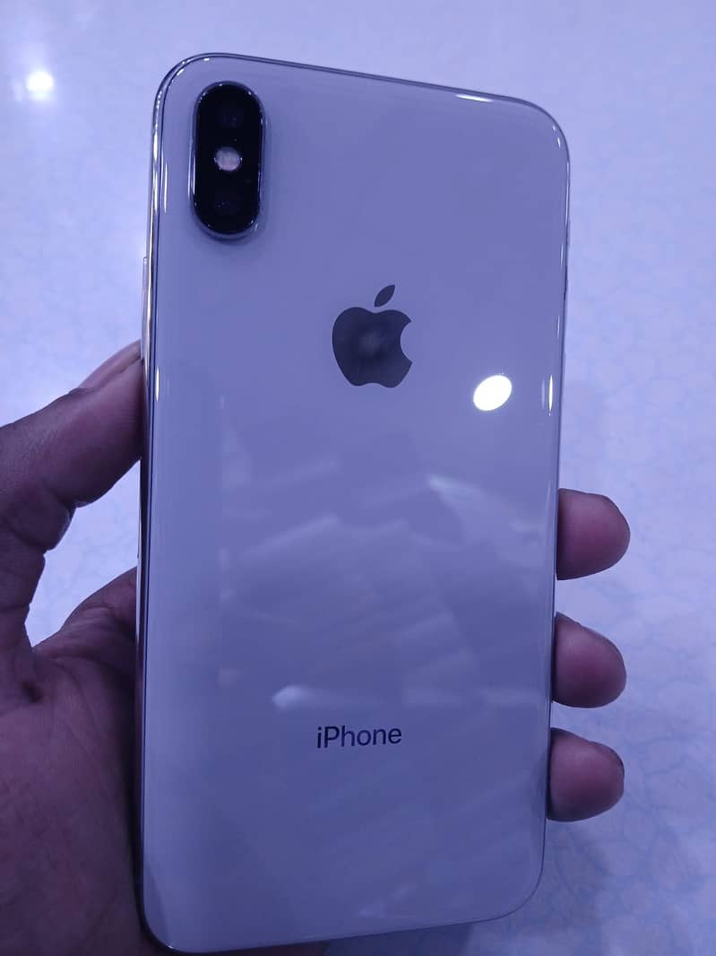 Apple iPhone X 4
