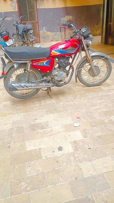 Unique UD 125 2020