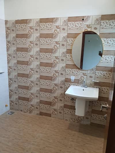 10 Marla brand New upper portion available for rent family ka ly