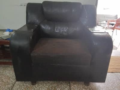 used 5 seater sofa set_Good condition/strong and comfortable