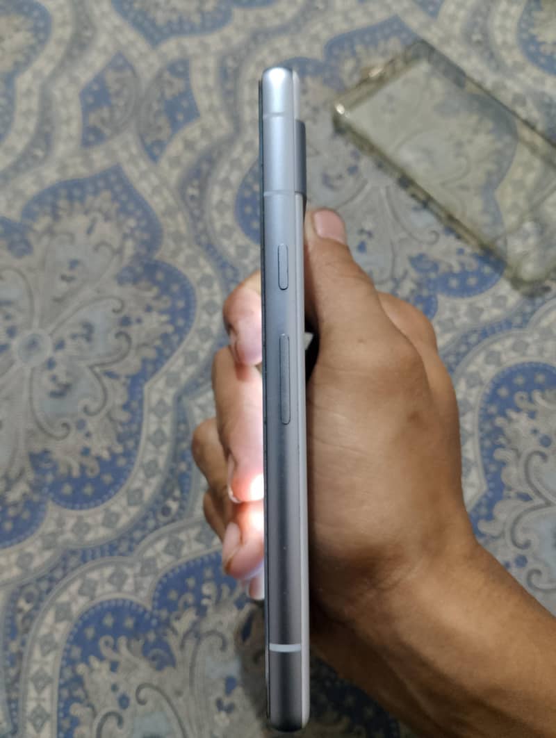 Google Pixel 7 4